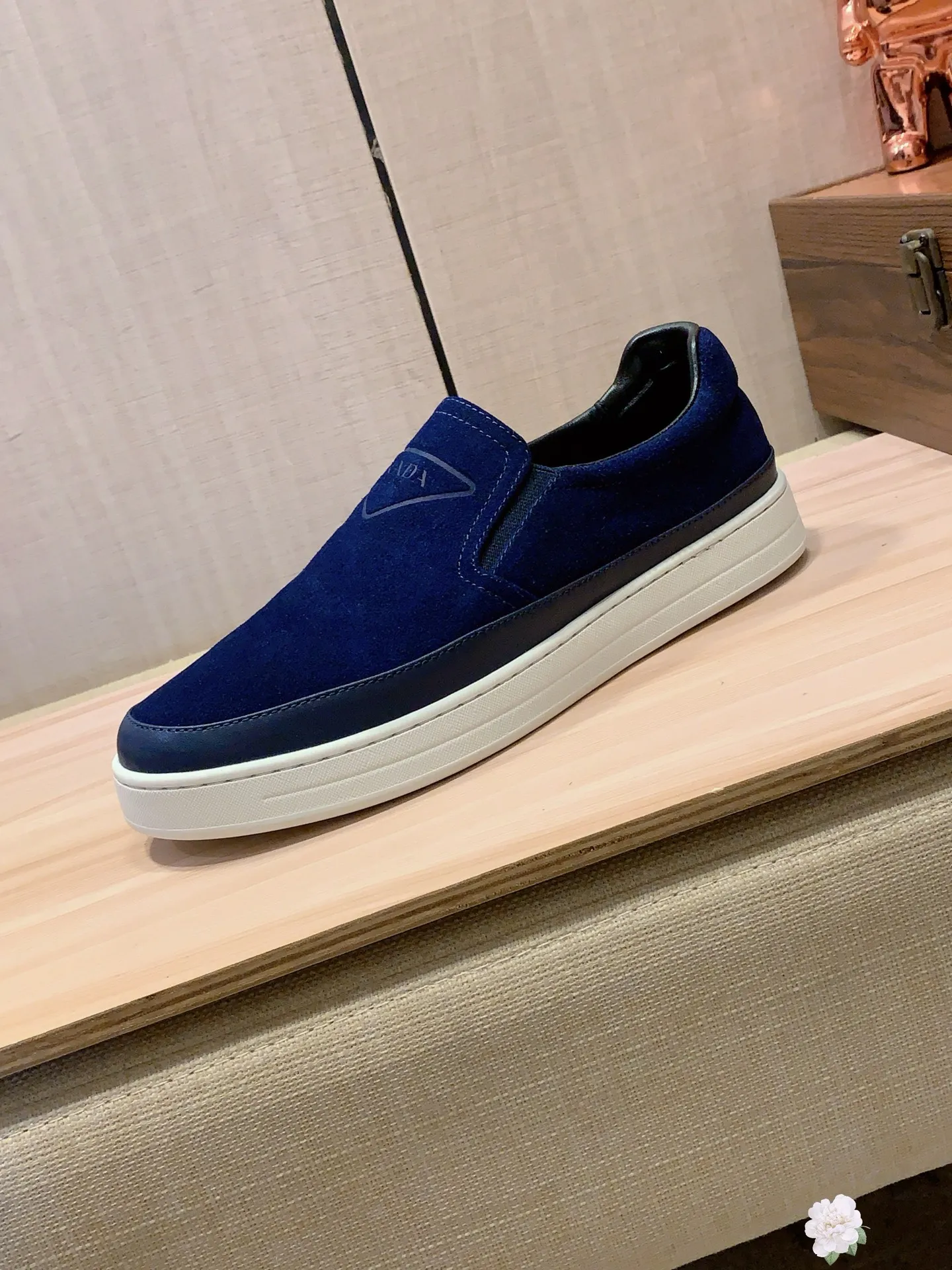 Men's Men's Shoes💰442💰💰🎩🎩[Lightning][Lightning] "PRADA*" The latest and most popular casual shoes, top brand [seduce] luxury ~ purchasing agency, top quality ~. [Strong] The upper is made of imported breathable cowhide with material ➕ breathable sheepskin feet (•) and fine workmanship. The original stylish and stylish soft rubber wear-resistant and non-slip outsole is light and comfortable on the feet. The real thing looks better when photographed. b66: code: 38-44, 4️⃣ colors selected
